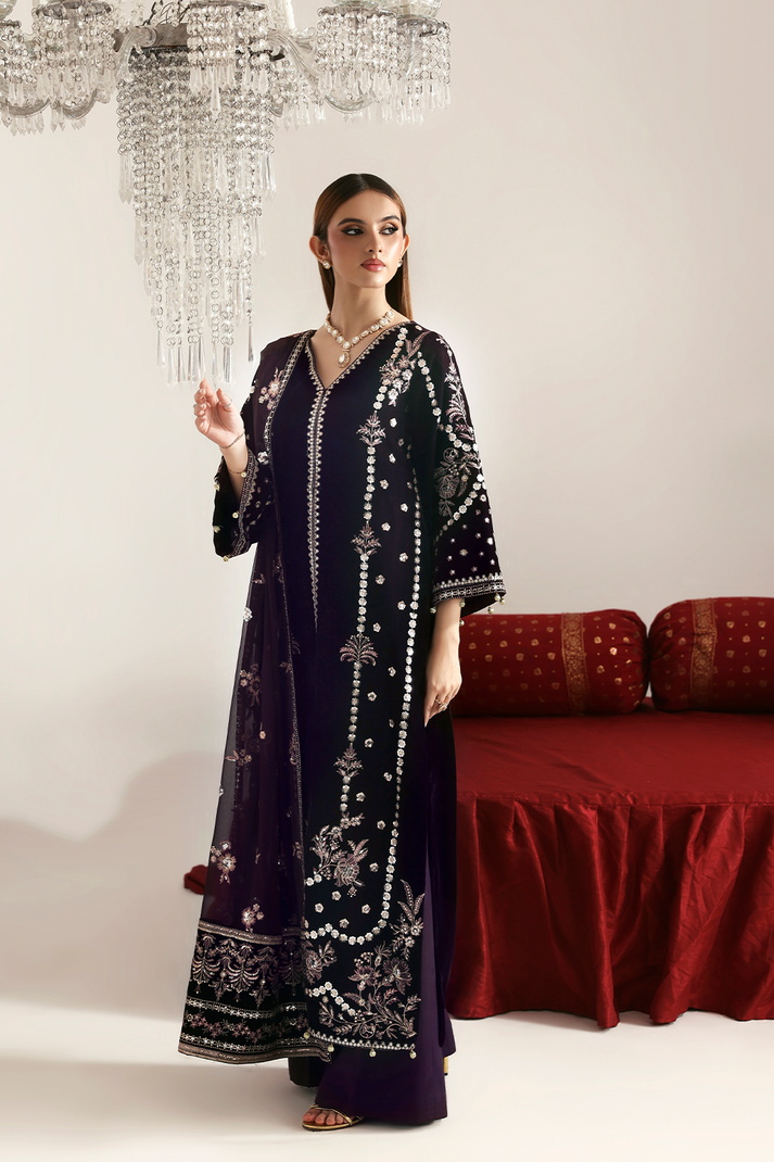Emaan Adeel | Zarposh Velvet 25 | DILNAR - House Of Hania