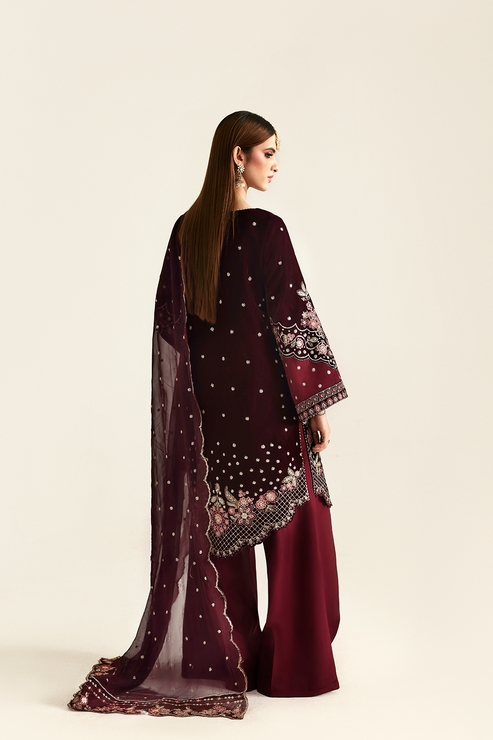 Emaan Adeel | Zarposh Velvet 25 | KANWAL - House Of Hania