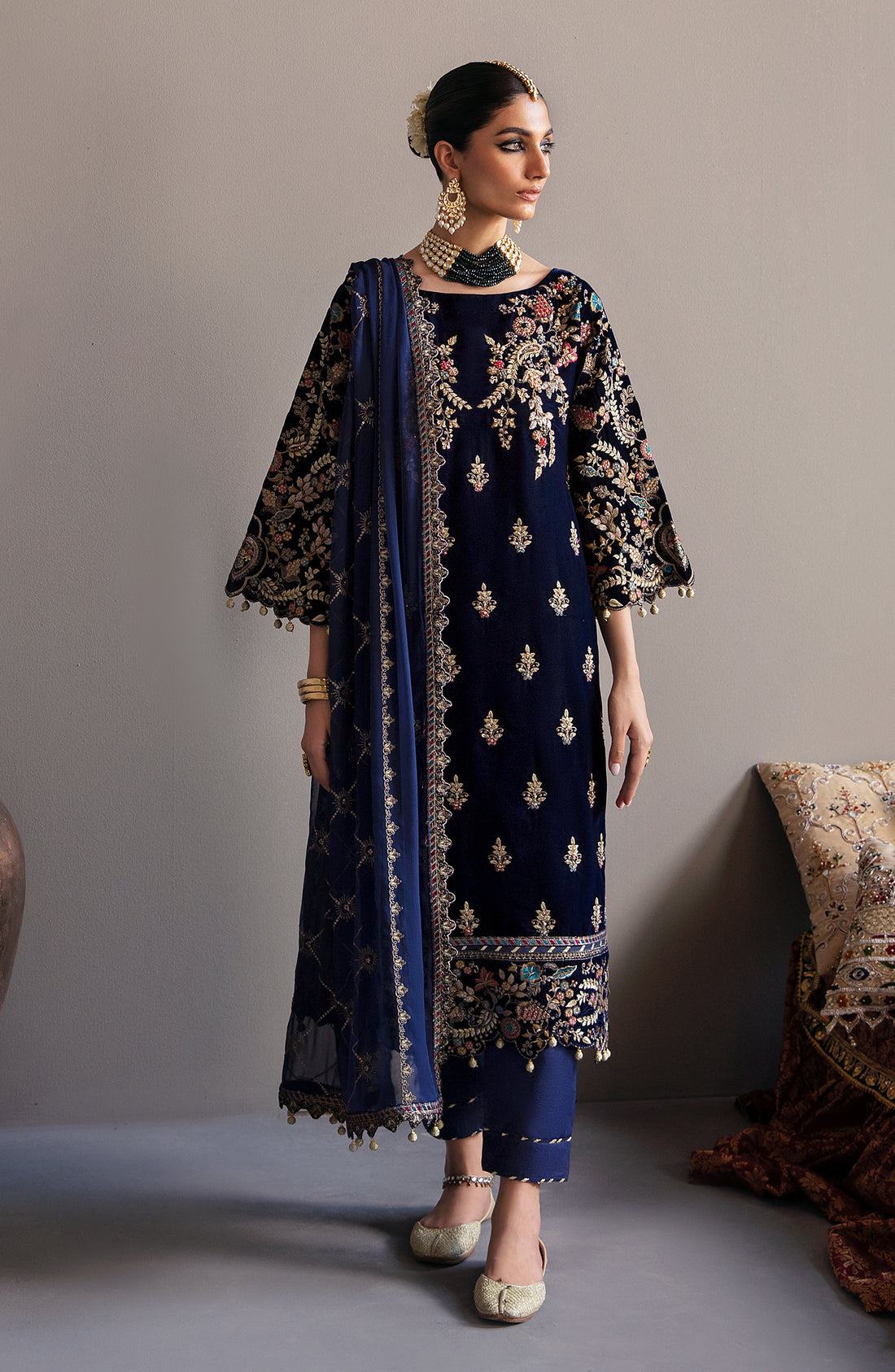 Emaan Adeel | Zarposh Velvet 25 | MK-03 Falak - House Of Hania