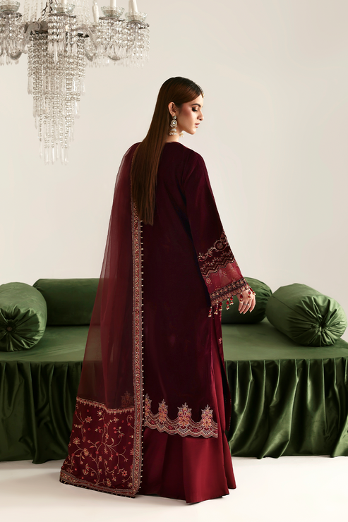 Emaan Adeel | Zarposh Velvet 25 | NADIRA - House Of Hania