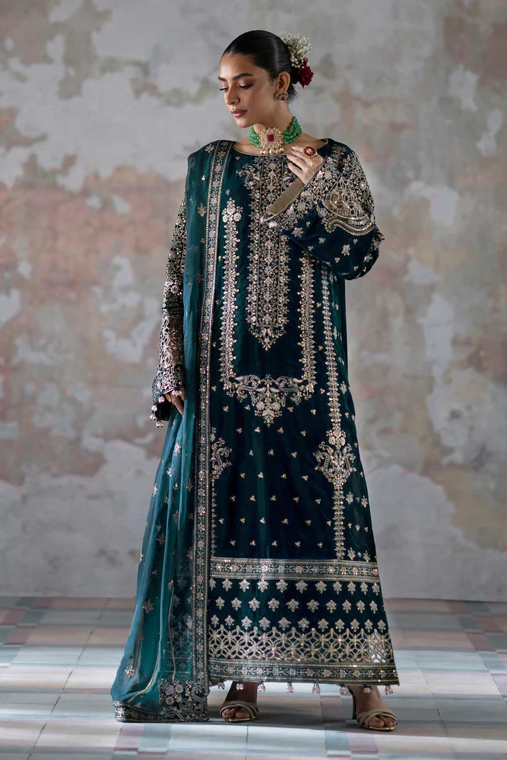 Emaan Adeel | Zarposh Velvet Collection | Meher - House Of Hania