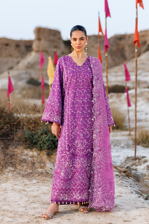 Emaan adeel | Sunlit Groove Luxury Lawn 26 | FLORAL FRENZY - House Of Hania