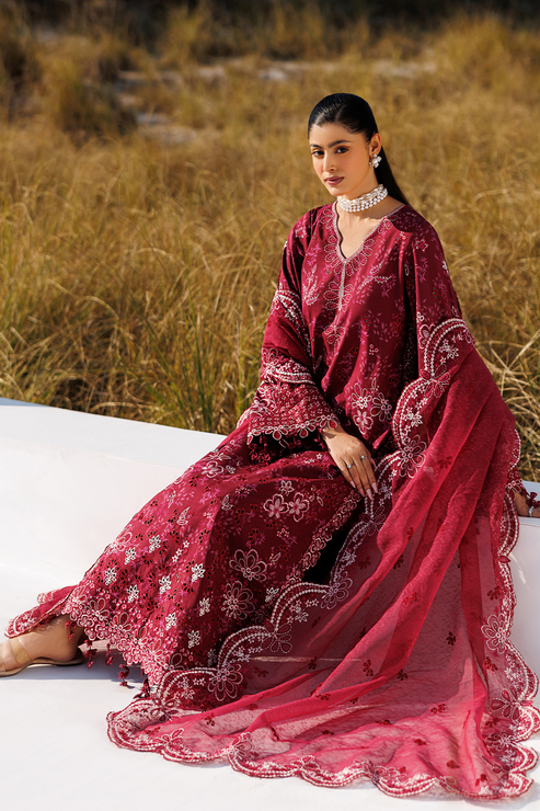 Emaan adeel | Sunlit Groove Luxury Lawn 26 | RADIANT ROSE - House Of Hania