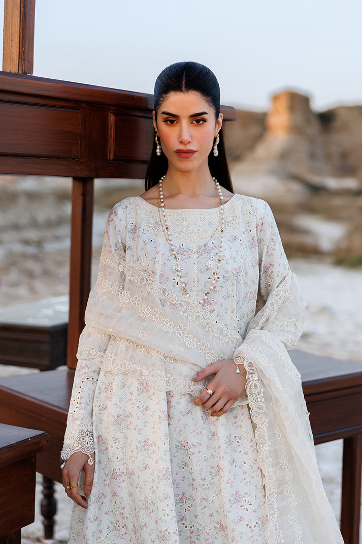 Emaan adeel | Sunlit Groove Luxury Lawn 26 | SUNKISSED - House Of Hania