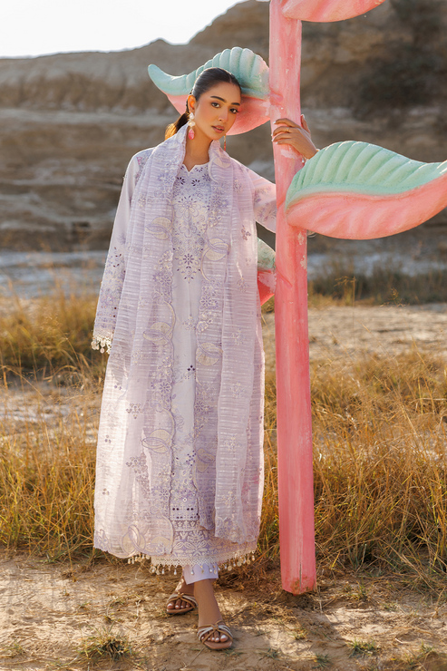 Emaan adeel | Sunlit Groove Luxury Lawn 26 | SUNLIT SWAY - House Of Hania