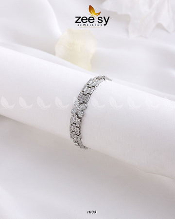 Enchanted Link Bracelet - House Of Hania