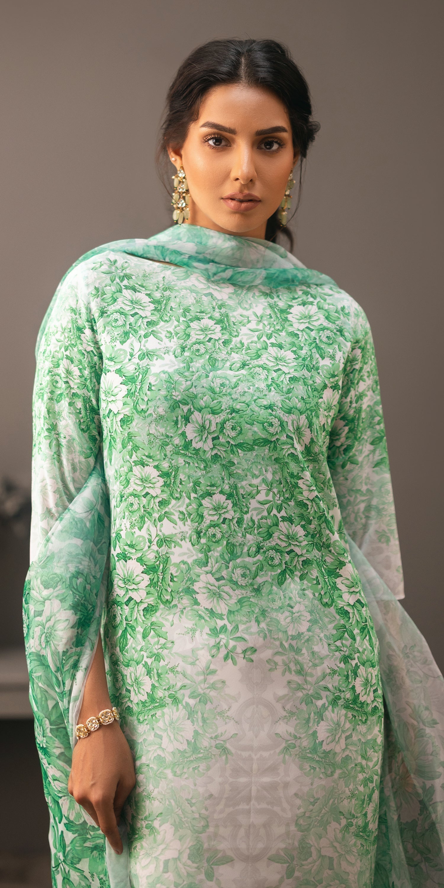 Erum Khan | Beyond Basic | CLASSIC CHARM - House Of Hania