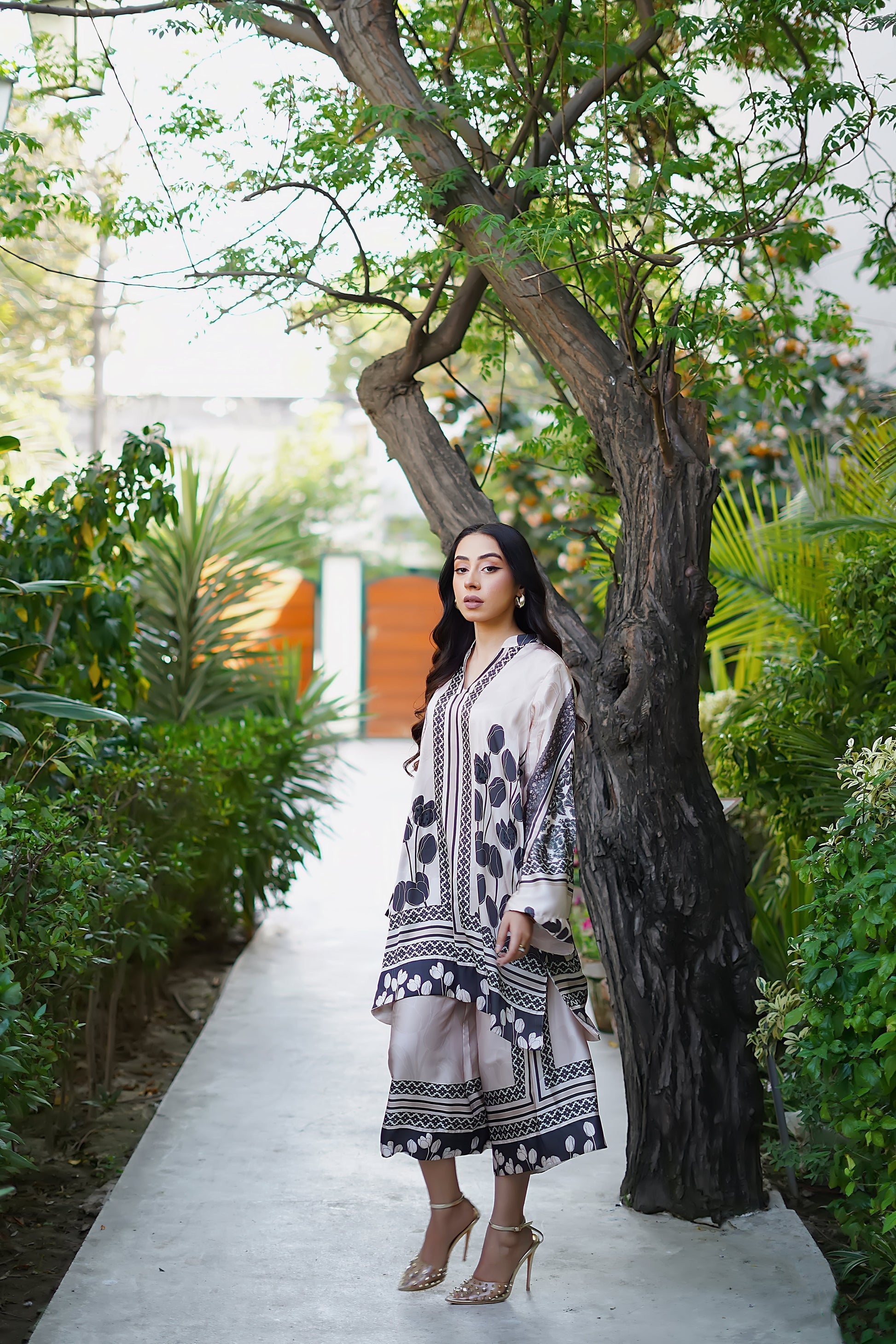 Erum Khan | Nue 25 | Royal Mirage - House Of Hania