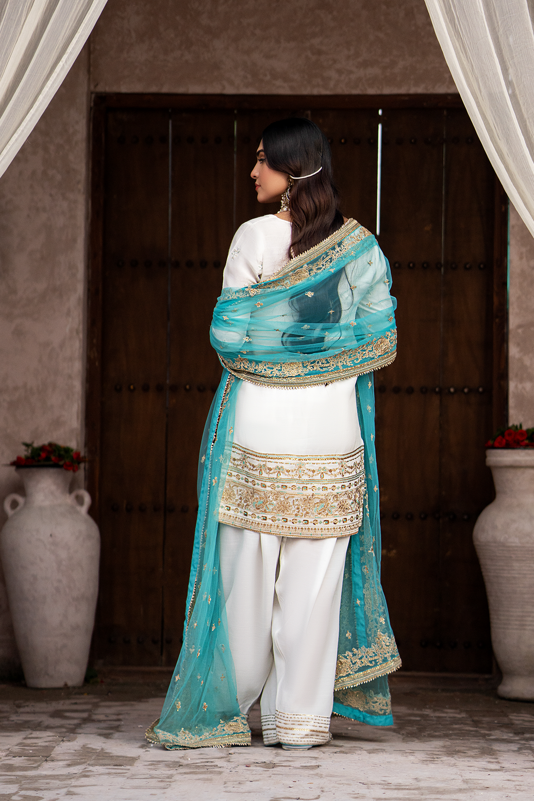 Erum Khan | Sakhiyan Formals | SUFAID PHOOL - House Of Hania