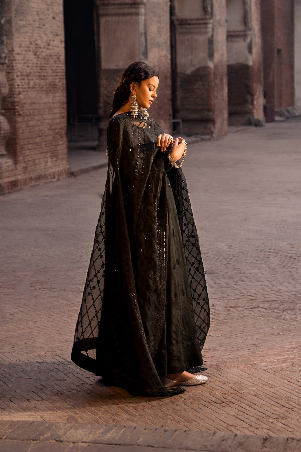 Erum Khan | Shezadian Luxe Formals | Mumtaz - House Of Hania