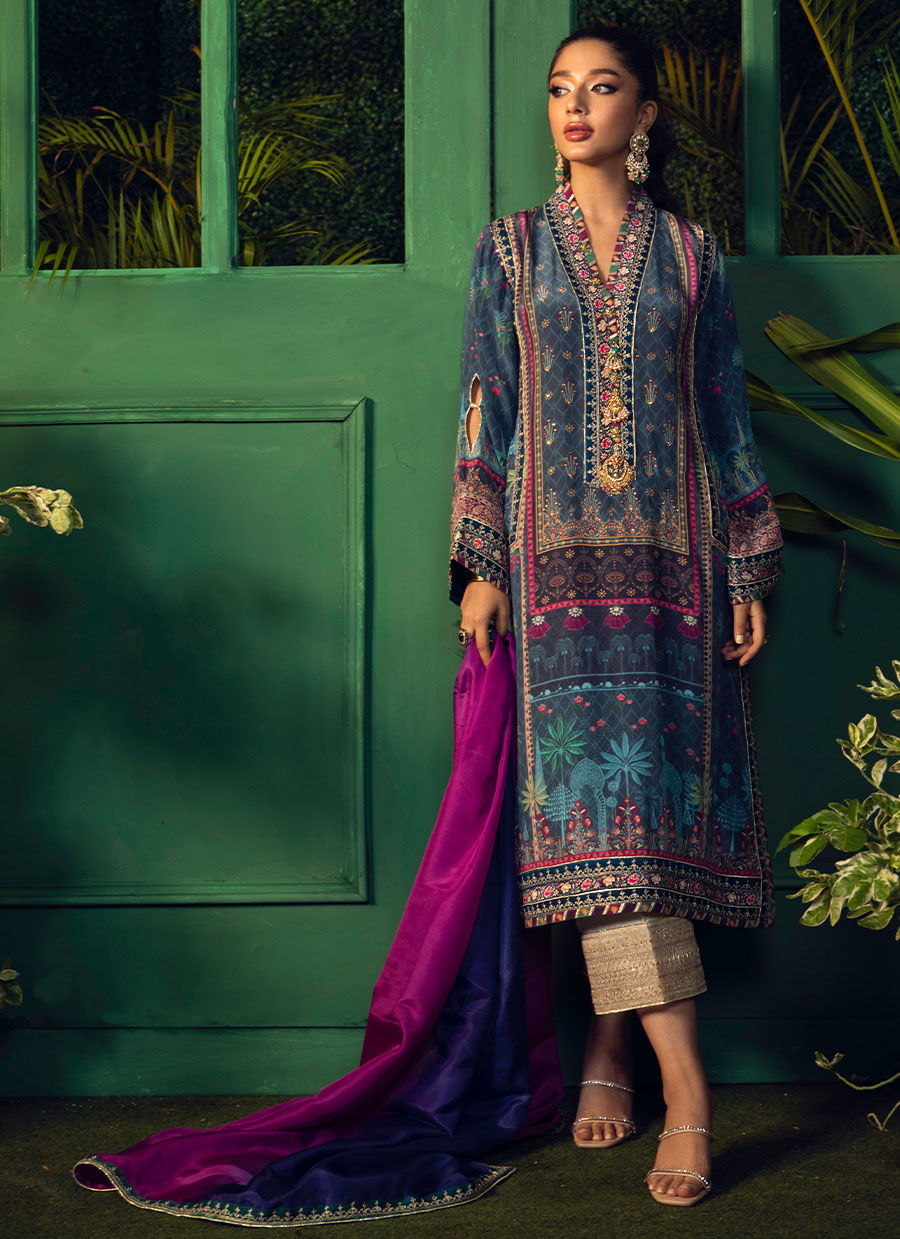 Farah Talib Aziz | Designer Picks 24 | IRAAN NAVY PRINTED CREPE SILK KURTA WITH SILK OMBRE DUPATTA - House Of Hania