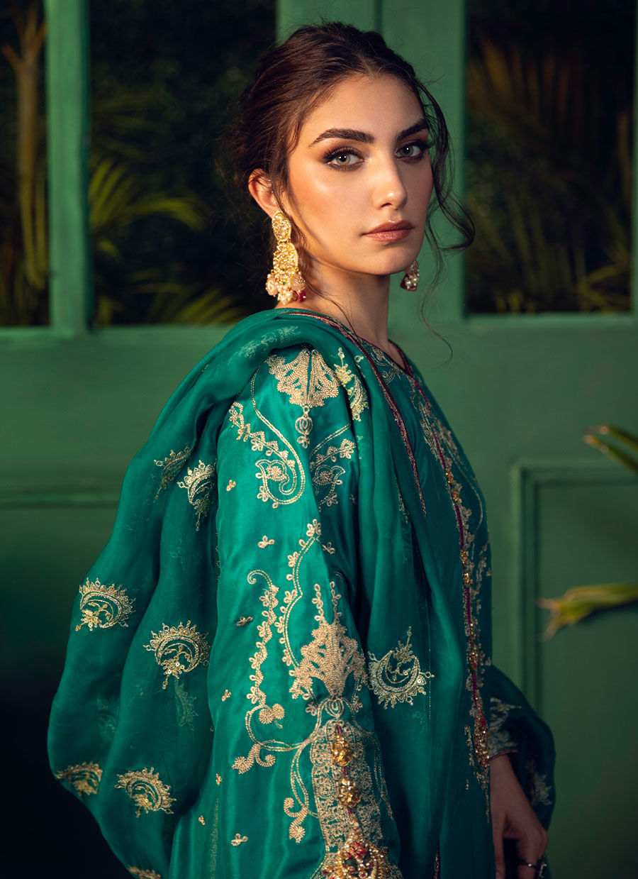 Farah Talib Aziz | Designer Picks 24 | NEEMA DEEP EMERALD EMBELLISHED KURTA WITH DUPATTA - House Of Hania