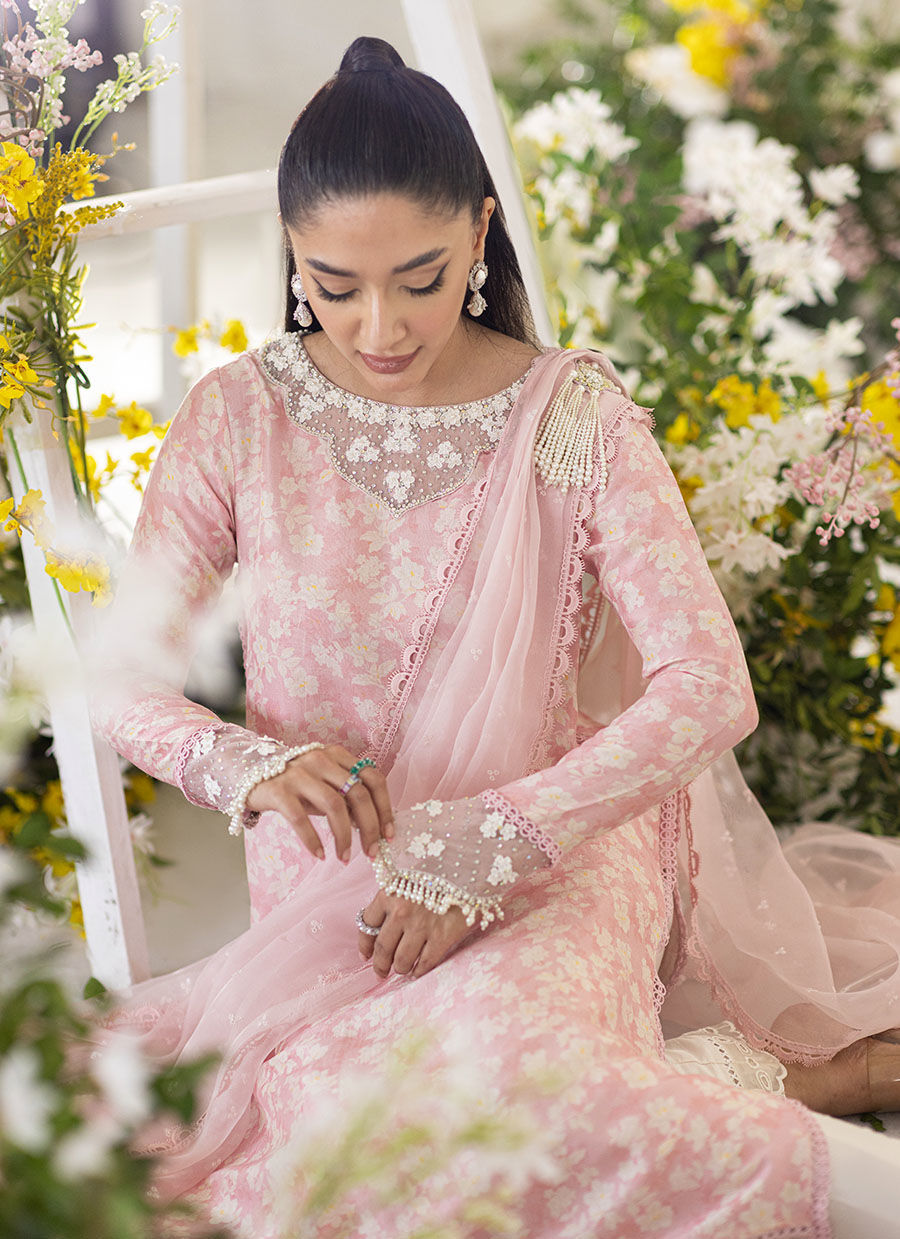 Farah Talib Aziz | Designer Picks 24 | OLEA BLUSH SILK SHIRT AND PRE-DRAPED DUPATTA - House Of Hania