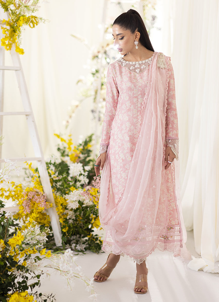 Farah Talib Aziz | Designer Picks 24 | OLEA BLUSH SILK SHIRT AND PRE-DRAPED DUPATTA - House Of Hania