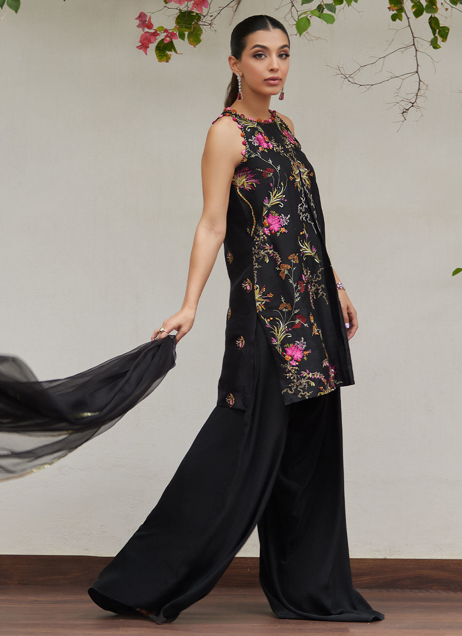 Farah Talib Aziz | Designer Picks 24 | SIYA BLACK EMBROIDERED SHIRT AND DUPATTA - House Of Hania