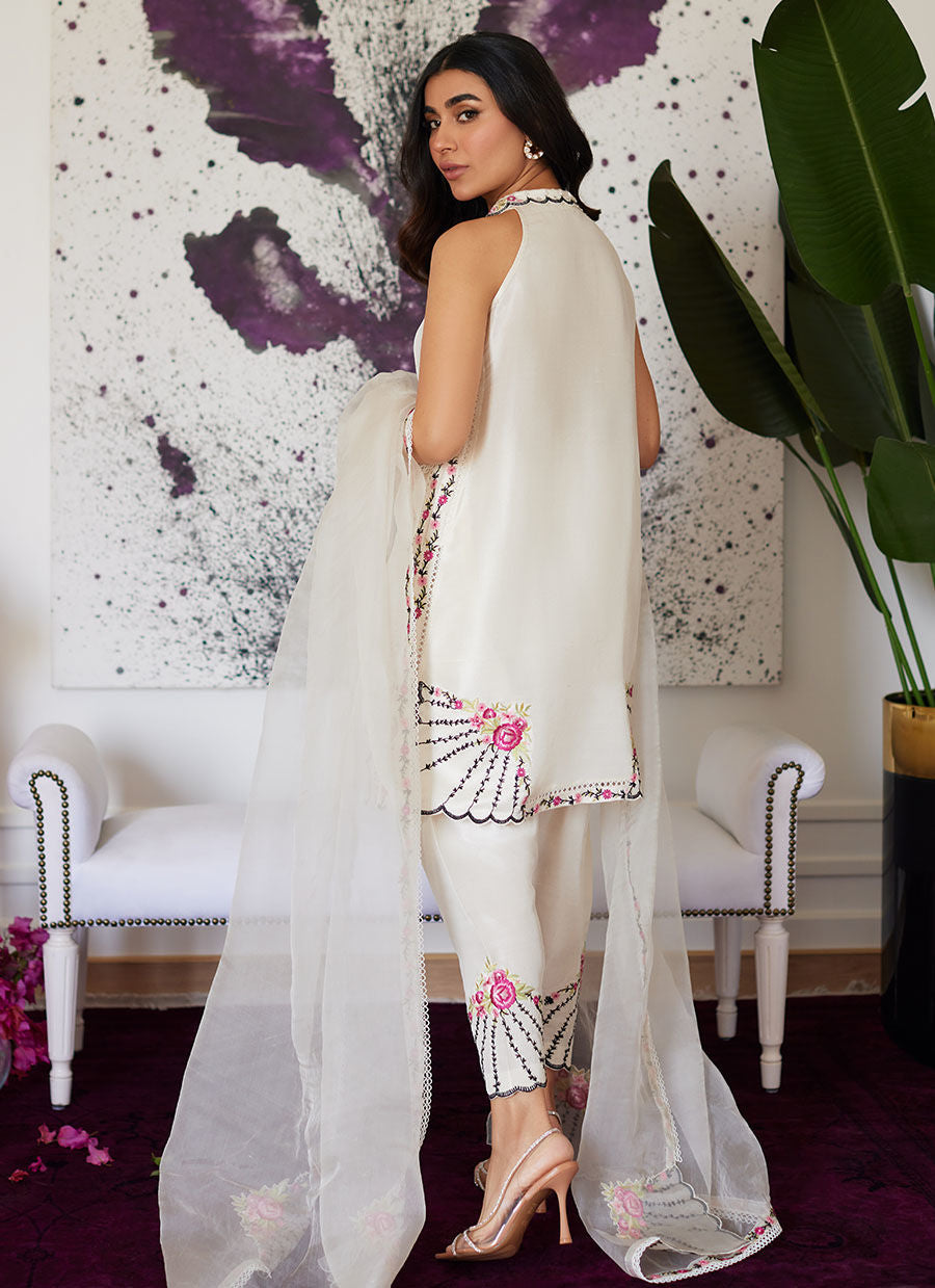 Farah Talib Aziz | Luna Eid Collection 24 | GENEVIVE PEARL WHITE - House Of Hania