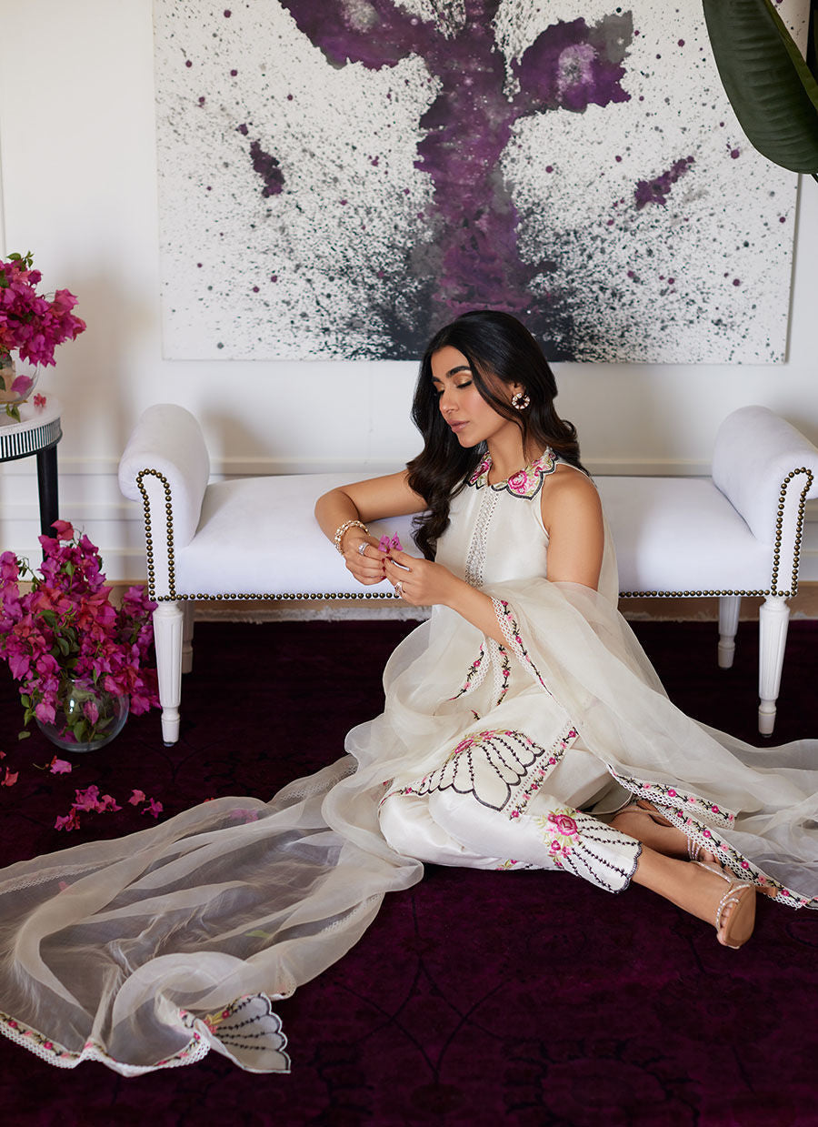 Farah Talib Aziz | Luna Eid Collection 24 | GENEVIVE PEARL WHITE - House Of Hania
