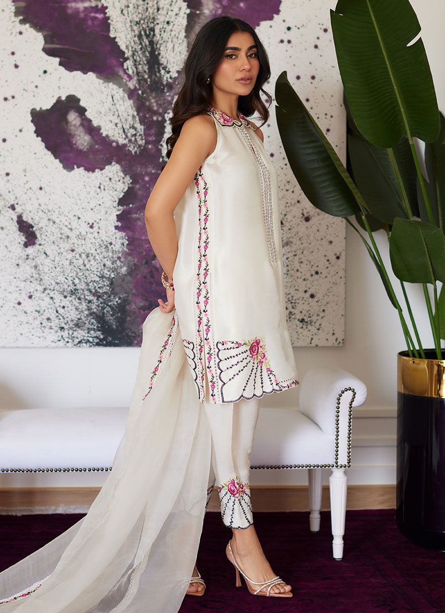 Farah Talib Aziz | Luna Eid Collection 24 | GENEVIVE PEARL WHITE - House Of Hania