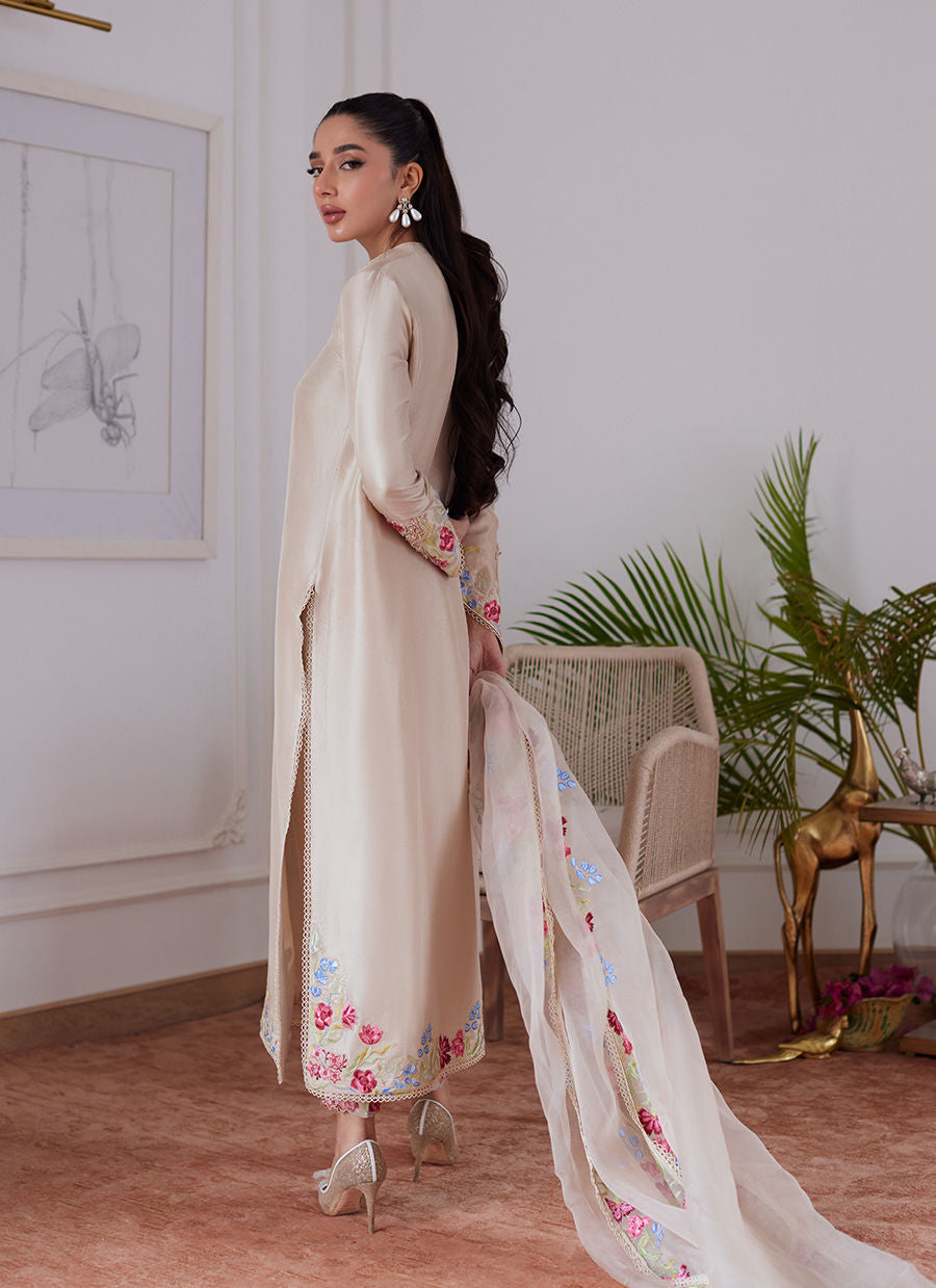 Farah Talib Aziz | Luna Eid Collection 24 | LIARA SAND - House Of Hania