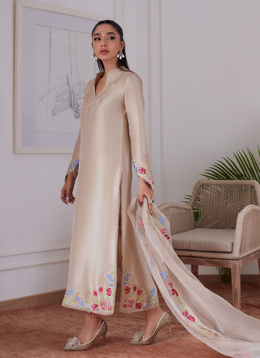 Farah Talib Aziz | Luna Eid Collection 24 | LIARA SAND - House Of Hania