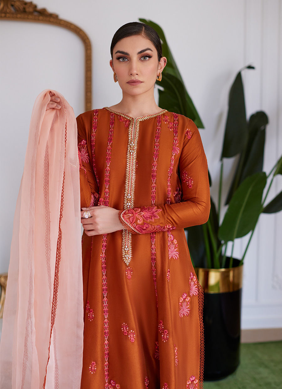 Farah Talib Aziz | Luna Eid Collection 24 | SENEERA - House Of Hania