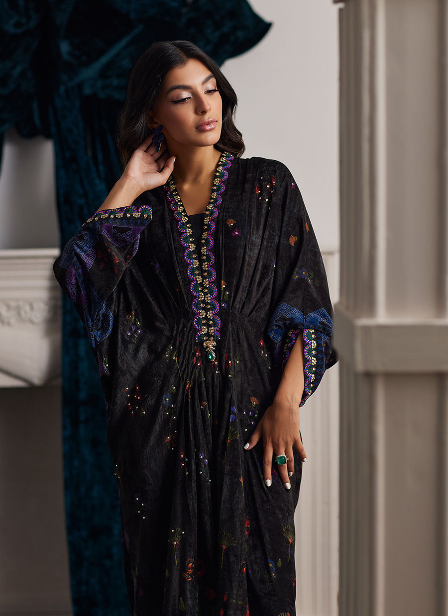 Farah Talib Aziz | Velvets The After Party | DIMA VELVET KAFTAN - House Of Hania