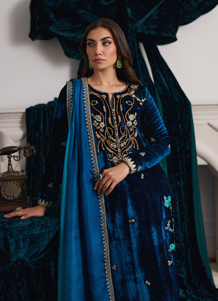 Farah Talib Aziz | Velvets The After Party | DIO SHIRT AND DUPATTA - House Of Hania