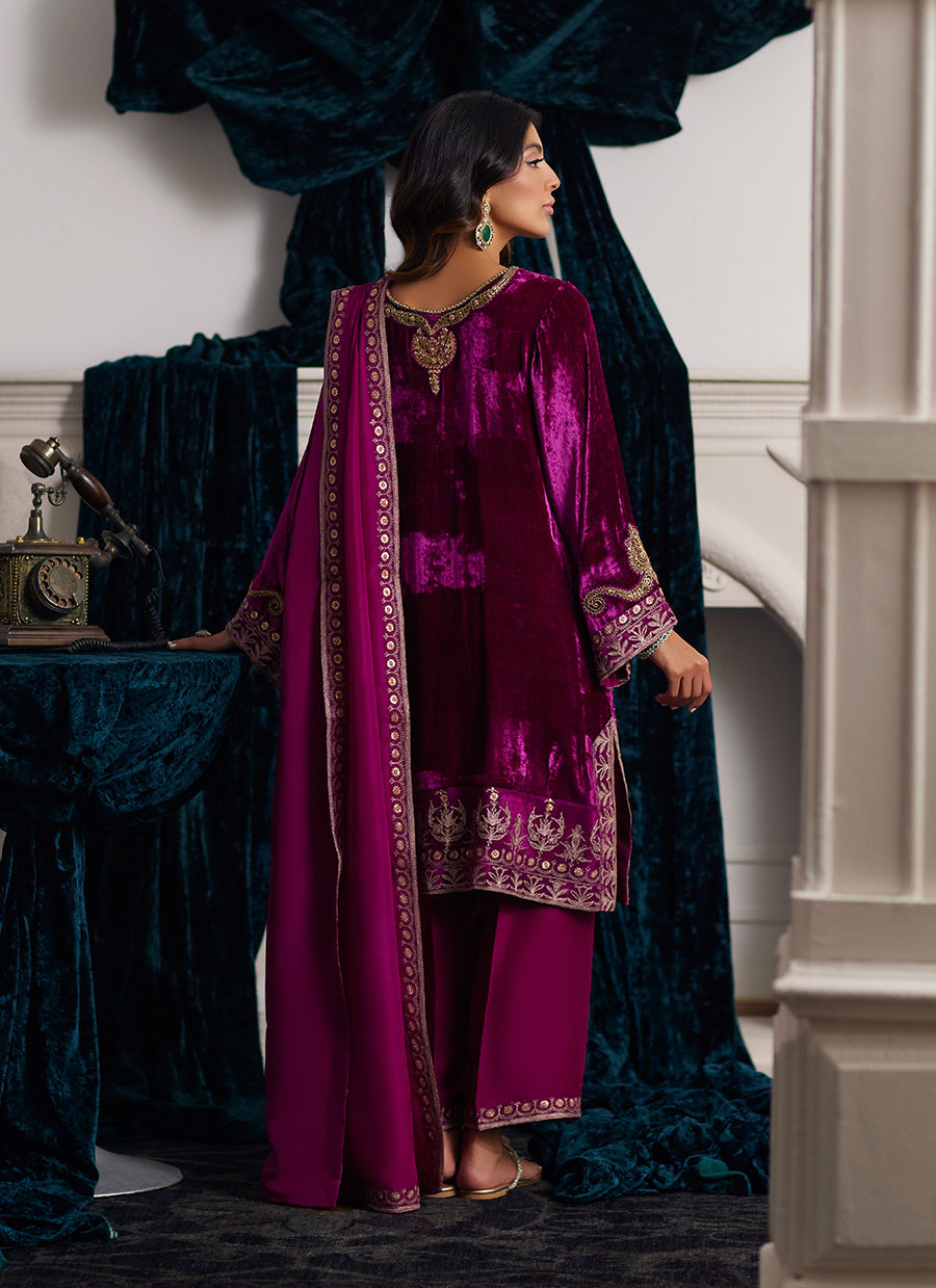 Farah Talib Aziz | Velvets The After Party | EMILI VELVET SHIRT AND DUPATTA - House Of Hania