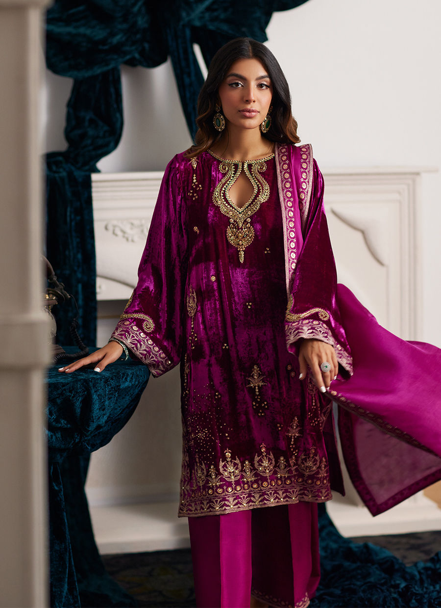 Farah Talib Aziz | Velvets The After Party | EMILI VELVET SHIRT AND DUPATTA - House Of Hania