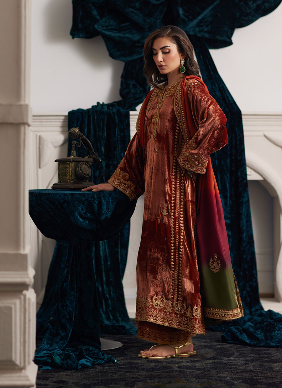 Farah Talib Aziz | Velvets The After Party | GRAZIELA SHIRT AND DUPATTA - House Of Hania