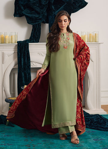 Farah Talib Aziz | Velvets The After Party | LEESHA VELVET SHAWL - House Of Hania