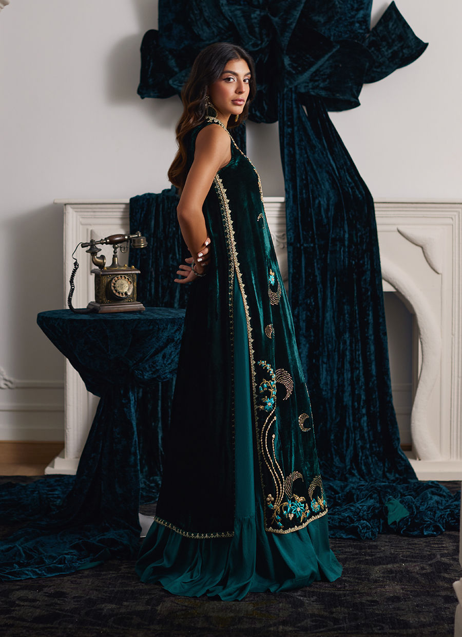 Farah Talib Aziz | Velvets The After Party | ORMAIE EMERALD SHIRT AND PANELLED DRESS JACKET - House Of Hania