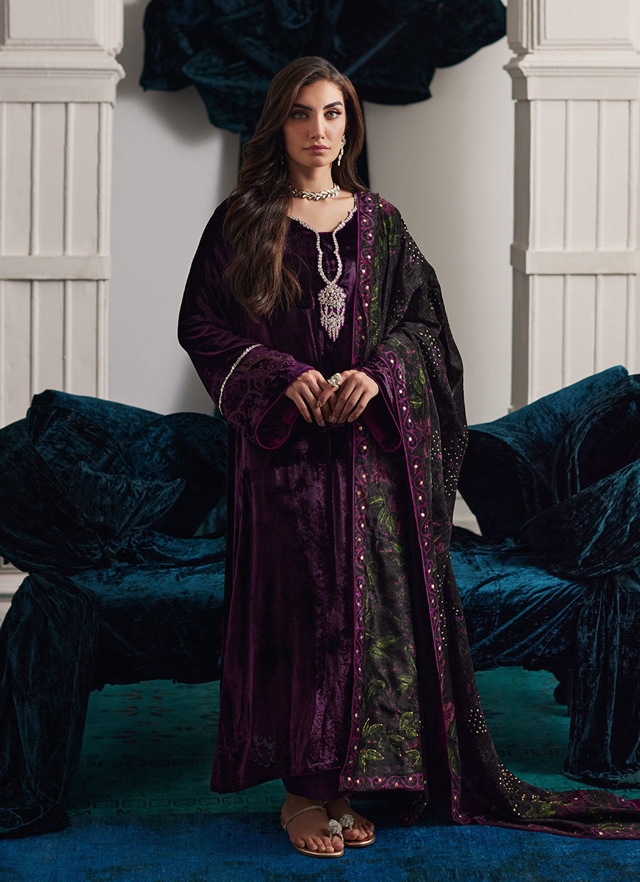 Farah Talib Aziz | Velvets The After Party | PAOLA SHAWL - House Of Hania