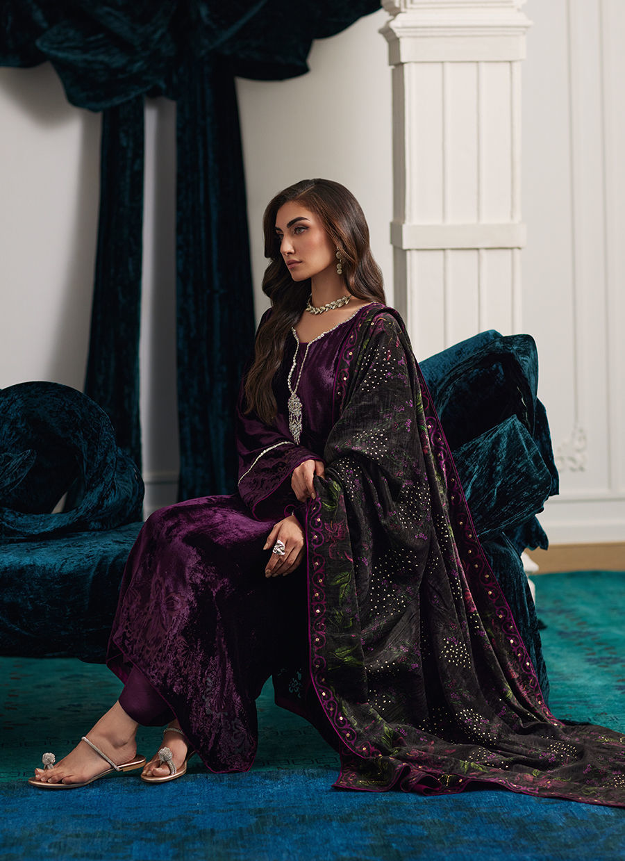 Farah Talib Aziz | Velvets The After Party | PAOLA SHAWL - House Of Hania