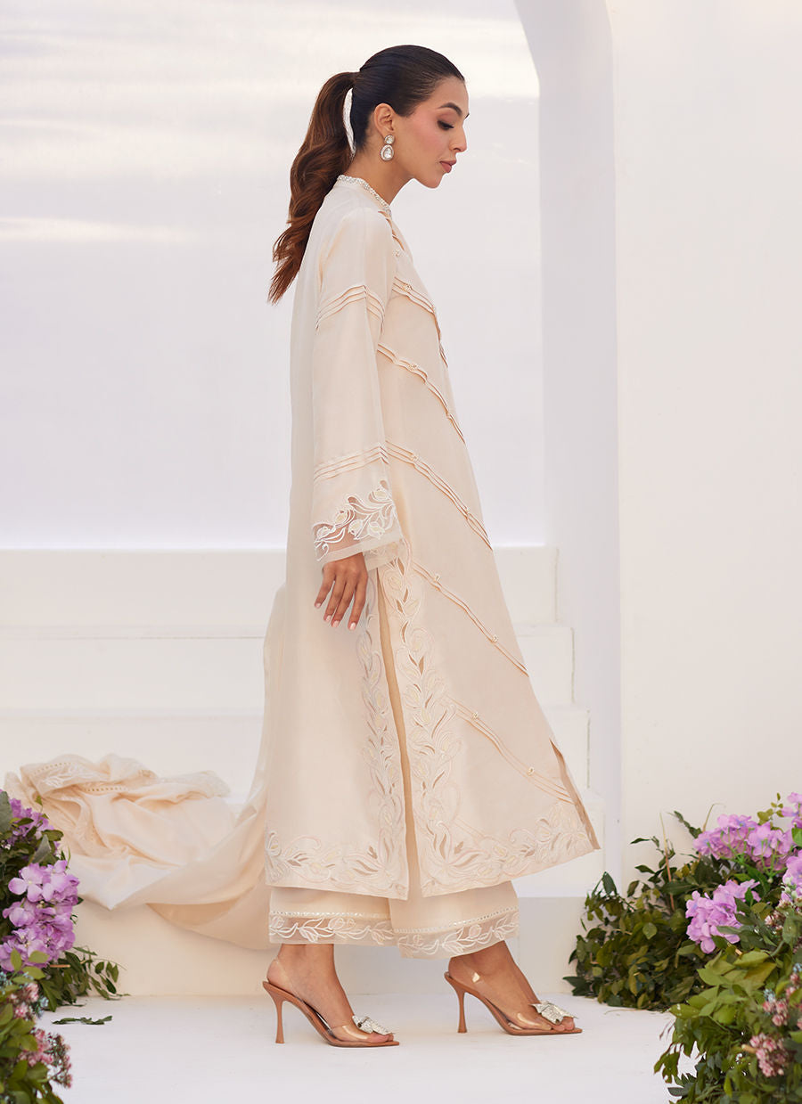 Farah Talib Aziz | Zaza Luxe Pret 24 | TISELE IVORY PLEATED RAW SILK SHIRT AND DUPATTA - House Of Hania