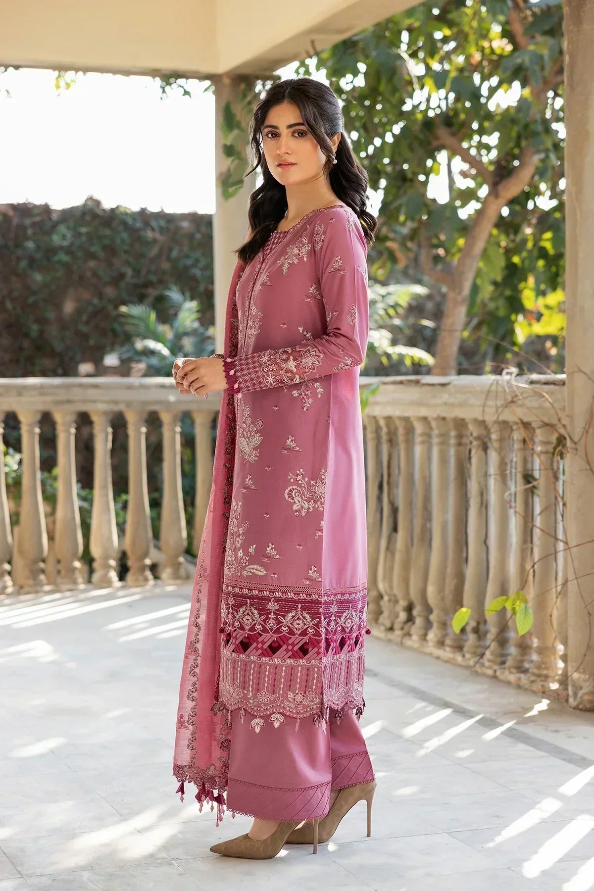 Farasha | Bahaar Embroidered Lawn | Rose Garland - House Of Hania