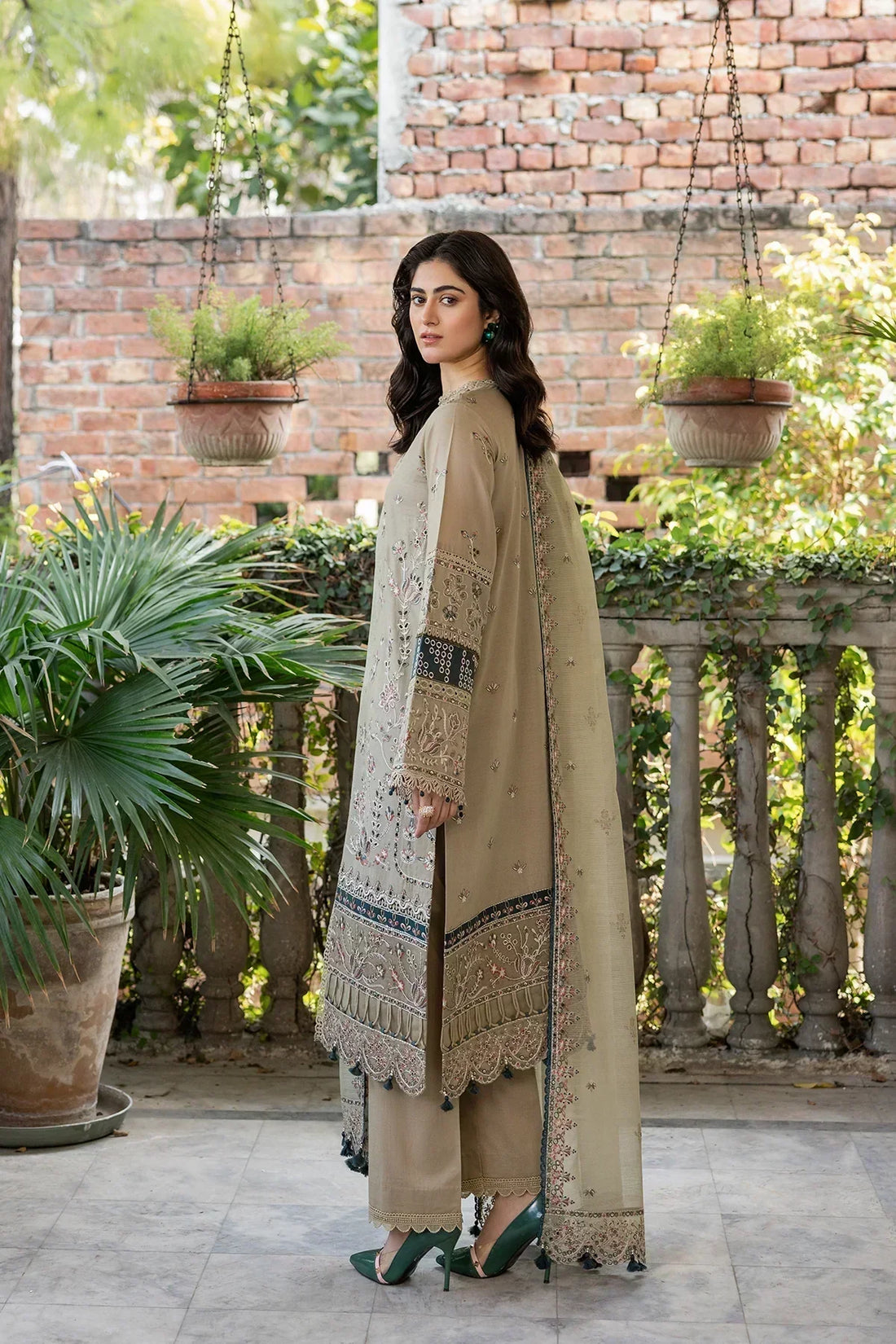Farasha | Bahaar Embroidered Lawn | Whimsical Sage - House Of Hania