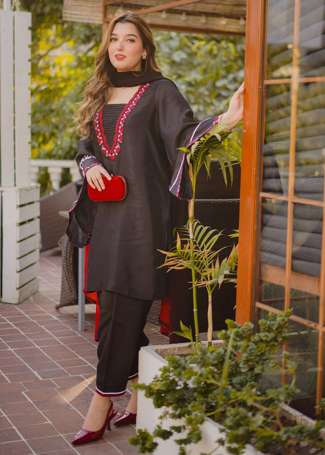 Fozia Khalid | Silk Spire | NOIR - House Of Hania