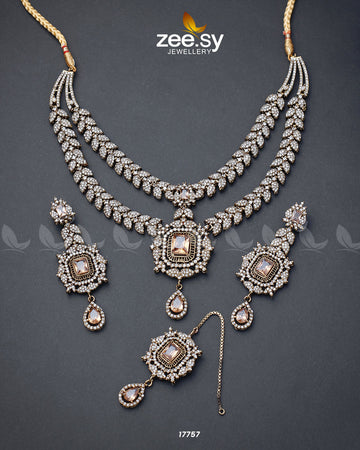 Fuchsia Necklace - House Of Hania