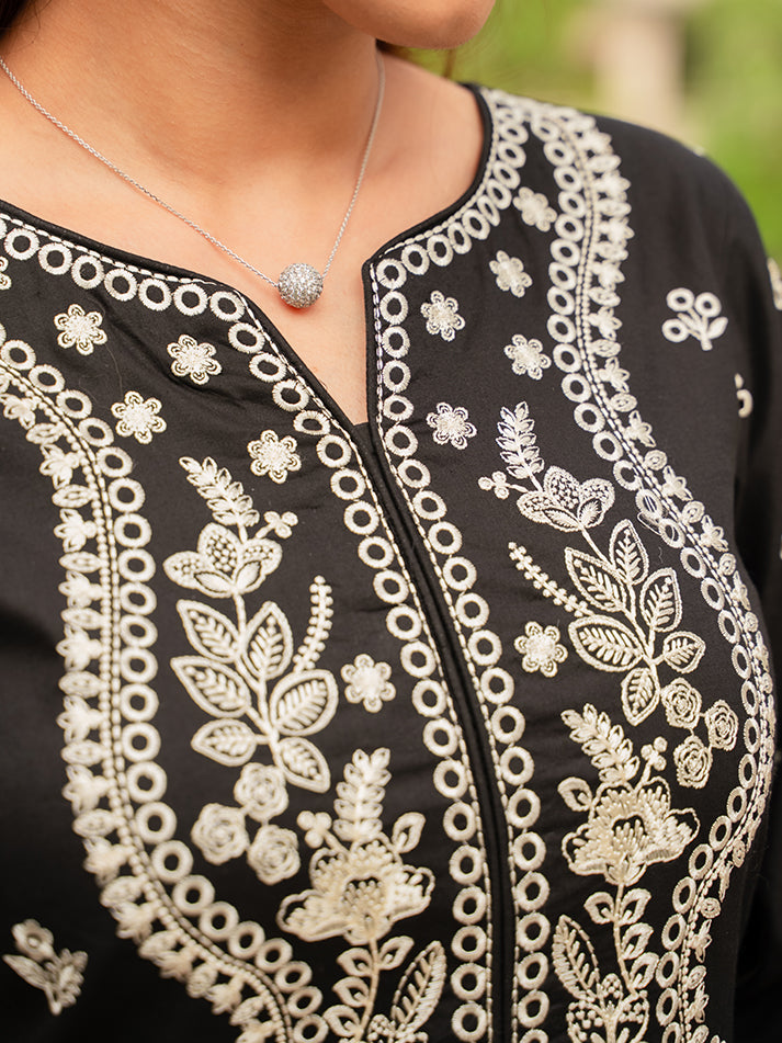 Gulaal | Summer Pret 26 | Moonlit Noir - House Of Hania