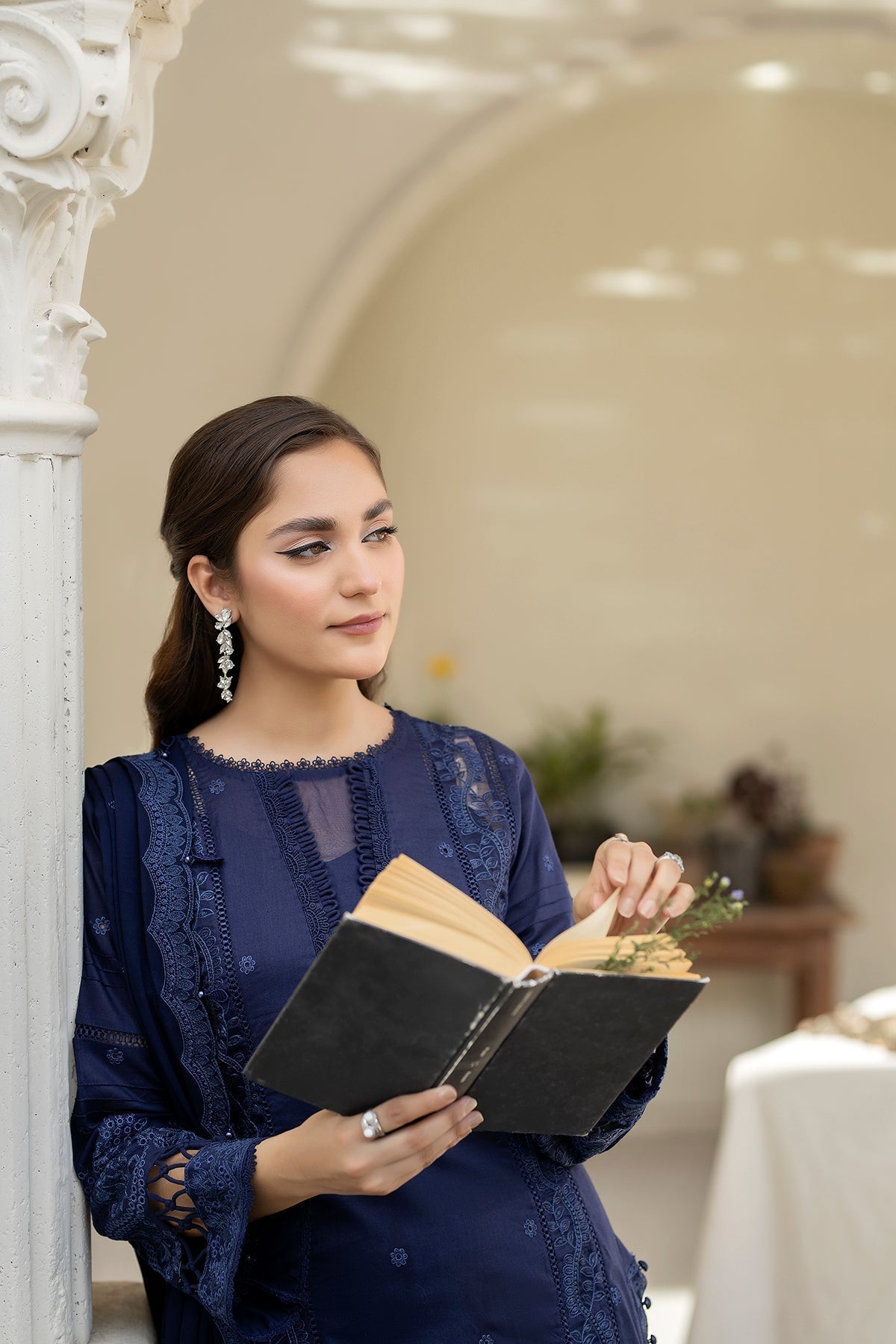 House of Nawab | Zora Luxury Lawn 24 | FRONA - House Of Hania