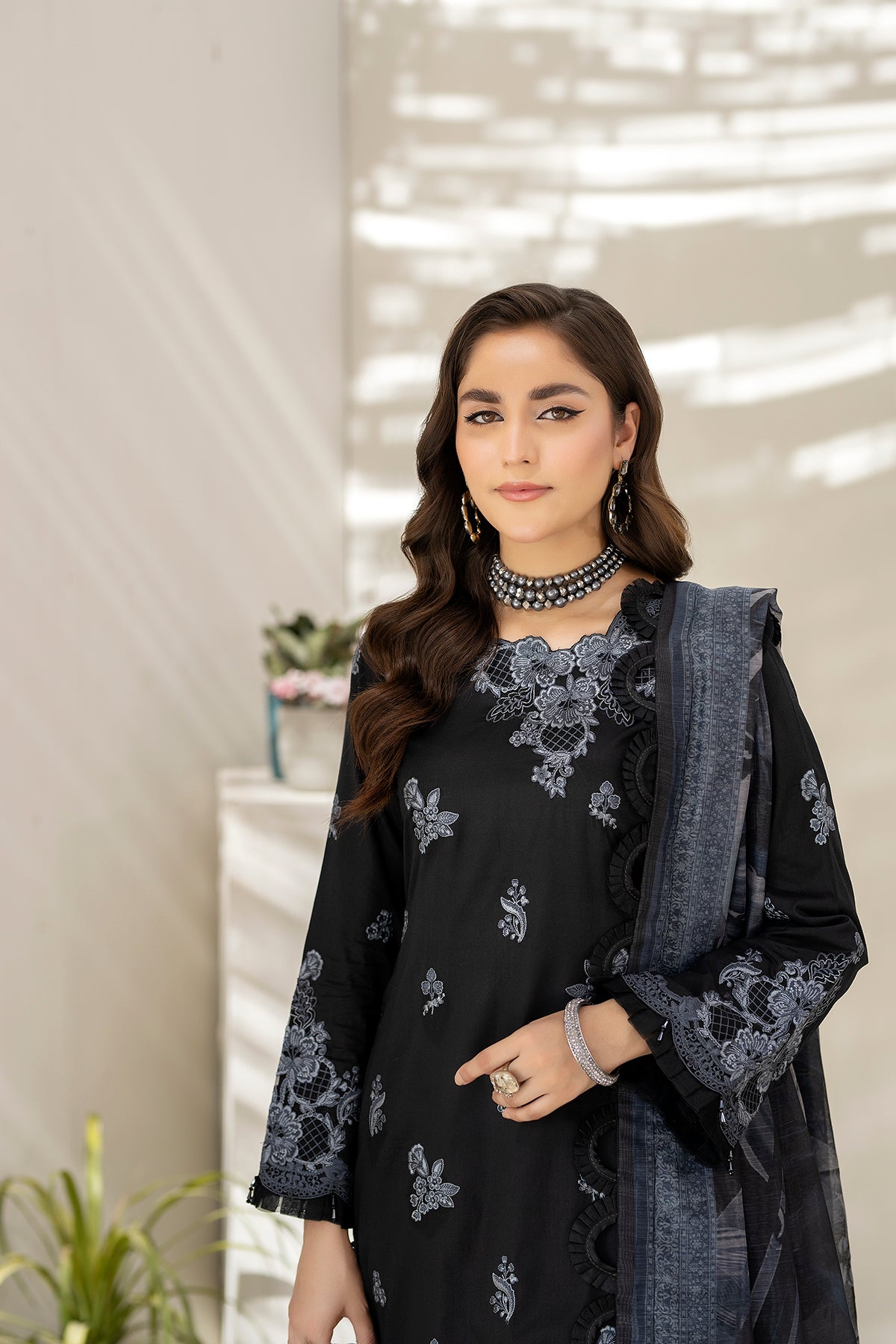 House of Nawab | Zora Luxury Lawn 24 | VALEH - House Of Hania