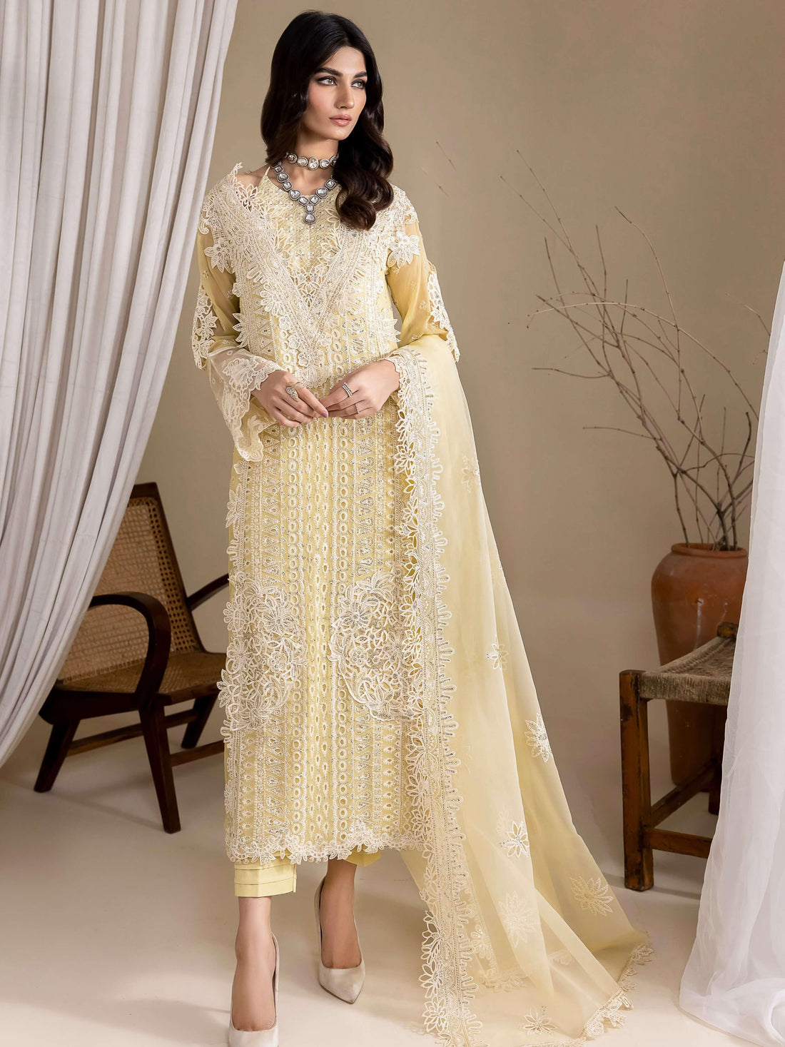 IZNIK Chinon Vol-03 Embroidered Chiffon 3Pc Suit CC-23 Delilah - House Of Hania