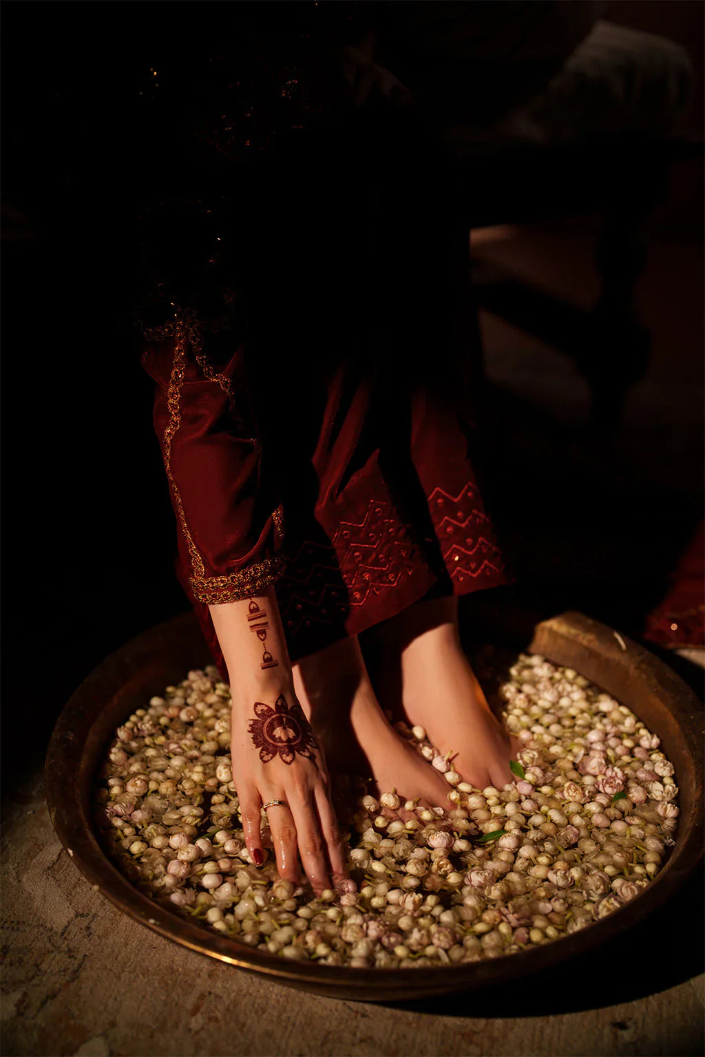IZNIK | Raagni Velvet Formals | IV-58 Embroidered Velvet - House Of Hania