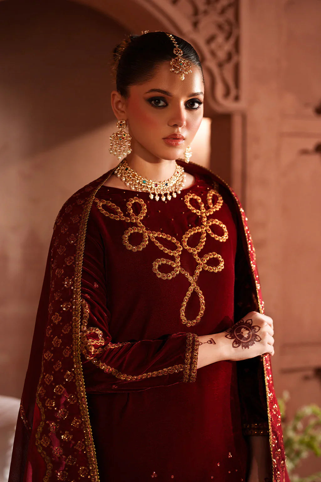 IZNIK | Raagni Velvet Formals | IV-58 Embroidered Velvet - House Of Hania