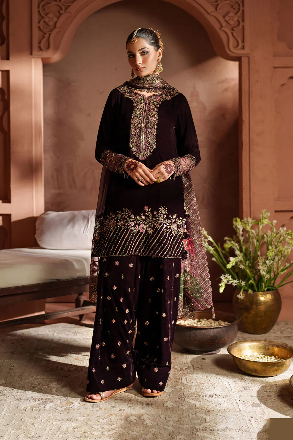IZNIK | Raagni Velvet Formals | IV-61 Embroidered Velvet - House Of Hania