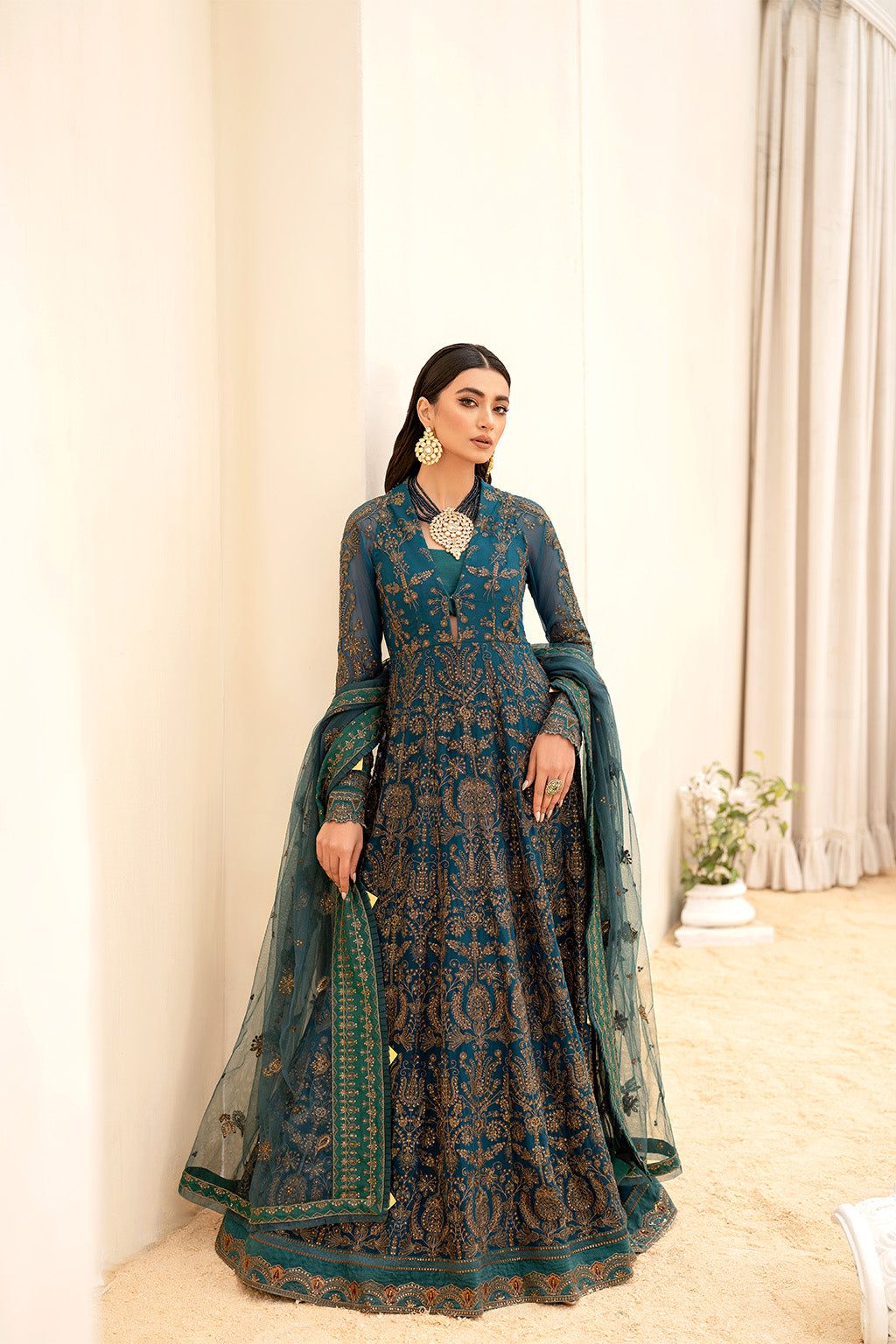 IZNIK | Rutvi - House Of Hania