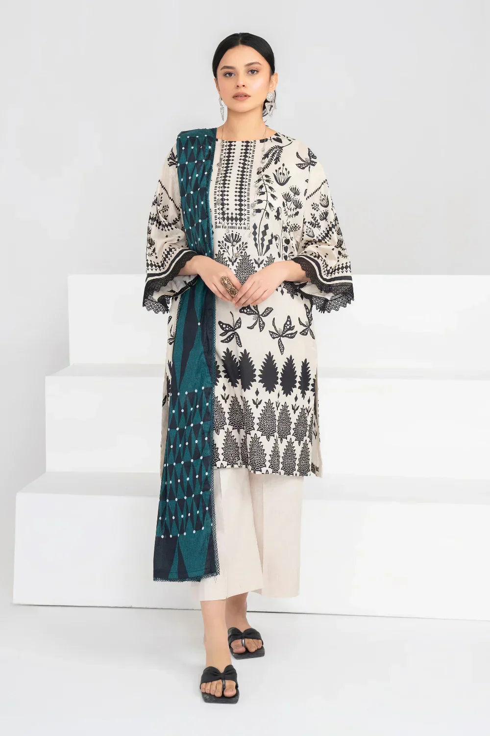 Ittehad | Printed Lawn 24 | IP3P02-3PS-BGE - House Of Hania