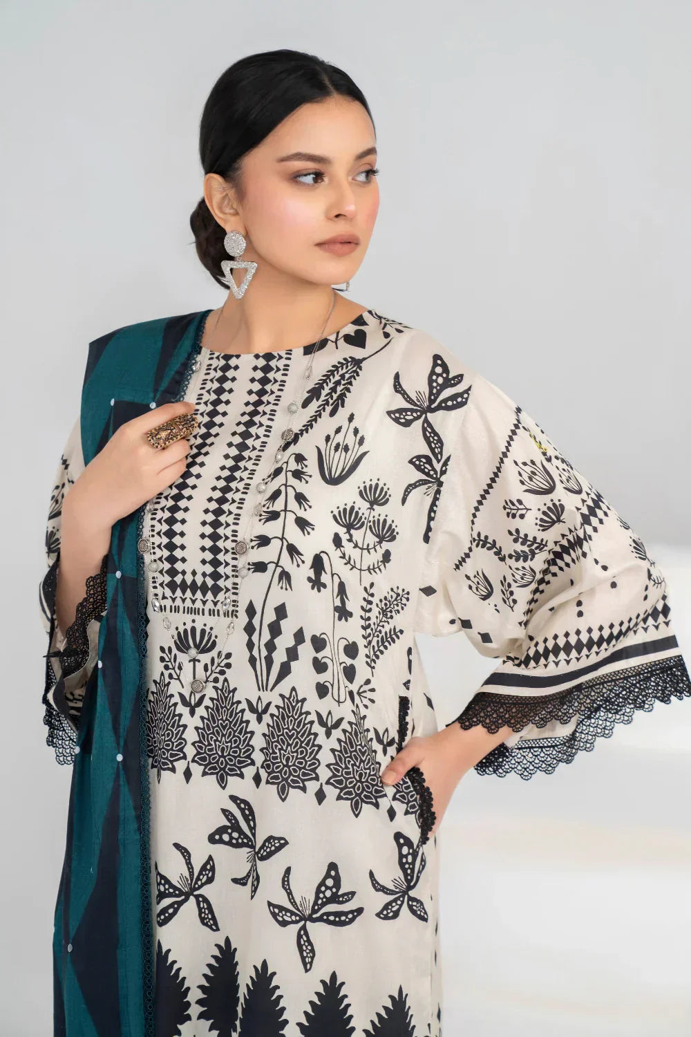 Ittehad | Printed Lawn 24 | IP3P02-3PS-BGE - House Of Hania