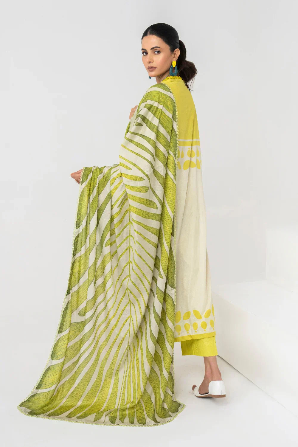 Ittehad | Printed Lawn 24 | IP3P06-3PS-LMN - House Of Hania